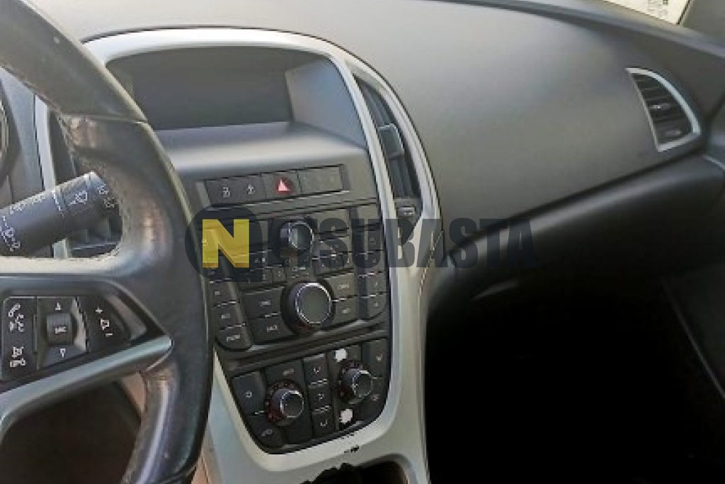 Opel Astra 1.6 2014