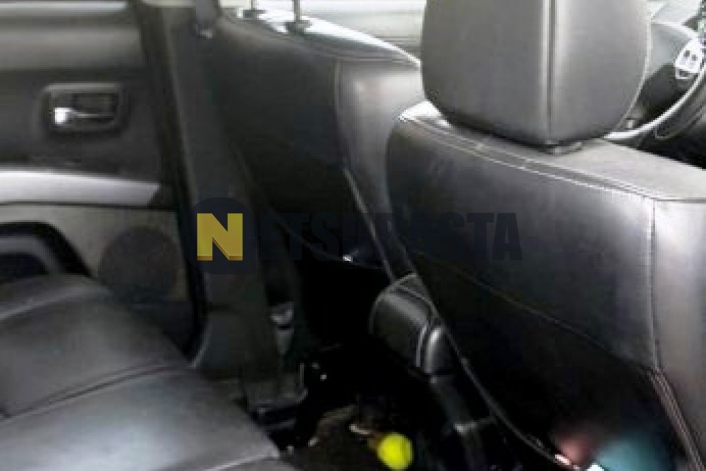 Citroën C-Crosser 2.2 HDi FAP DCS 2011