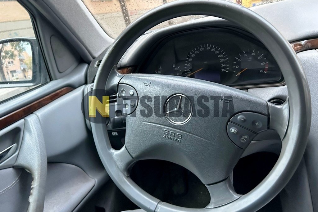 Mercedes-Benz E 240 2000