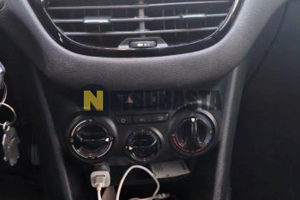 Peugeot 208 1.2 VTi PureTech 2012