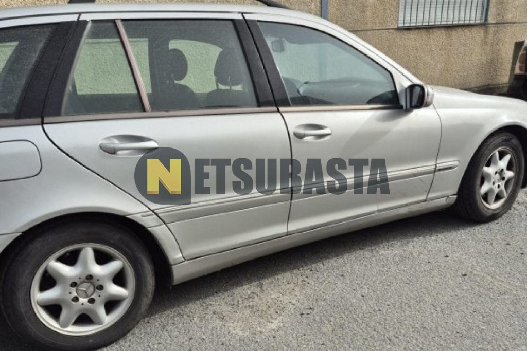 Mercedes-Benz C 220 CDI Familiar Aut. 2002