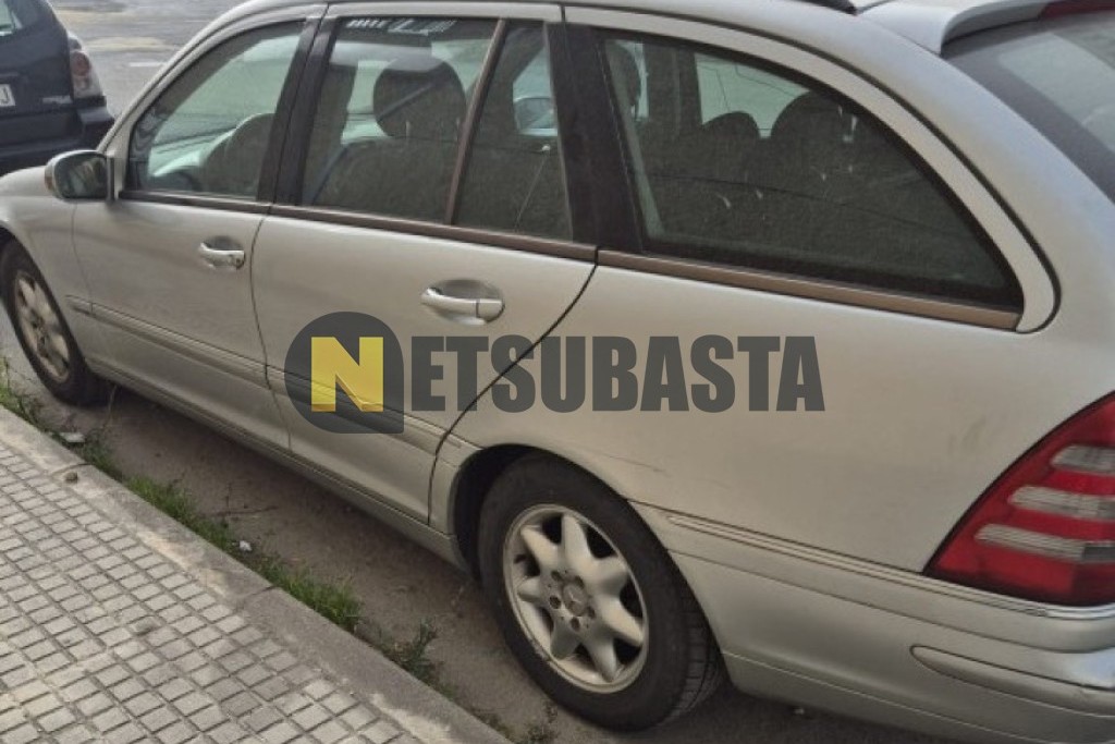 Mercedes-Benz C 220 CDI Familiar Aut. 2002
