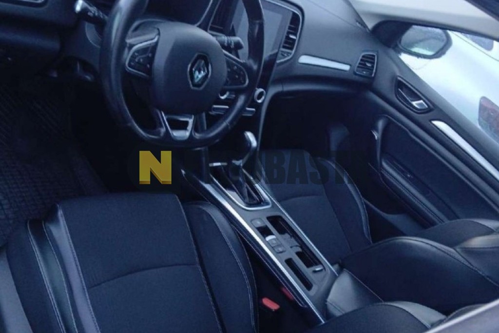 Renault Megane Sport Tourer E-TECH Híbrido enchufable 2021