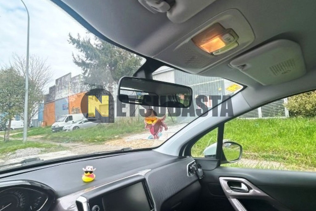 Peugeot 2008 1.2 VTi 2014