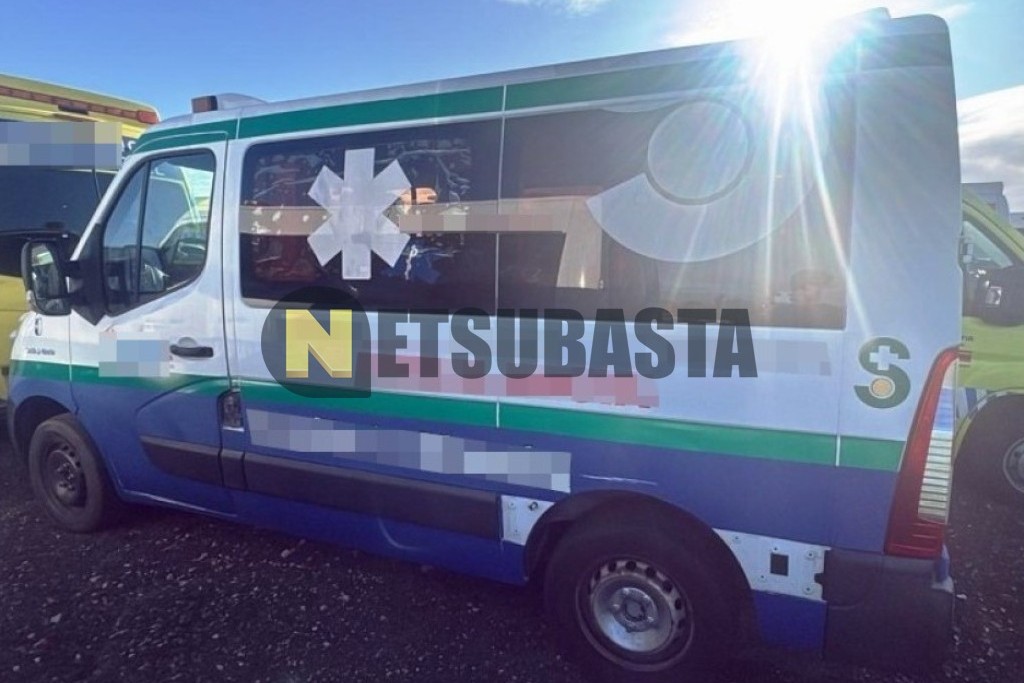 Renault Master 2.3 dCi Ambulancia 2013