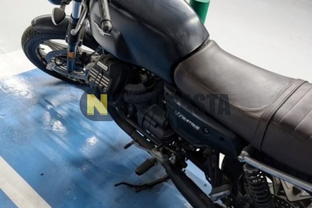 Moto Guzzi V7 III Stone 2017