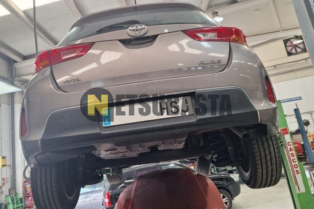 Toyota Auris 90D 2013