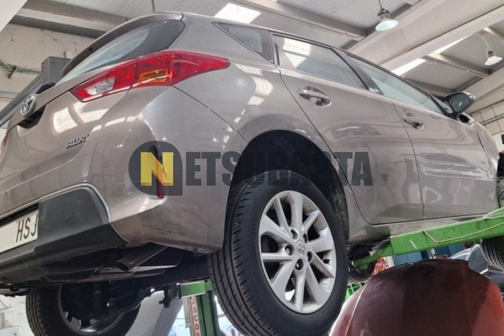 Toyota Auris 90D 2013