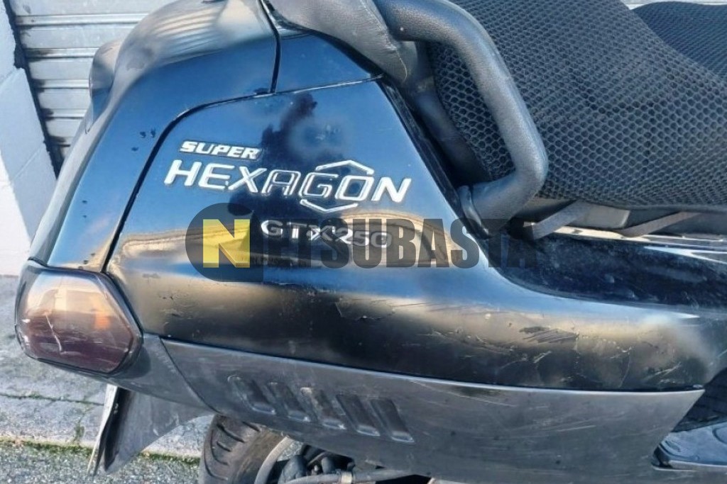 Piaggio SuperHexagon GTX 250 2003