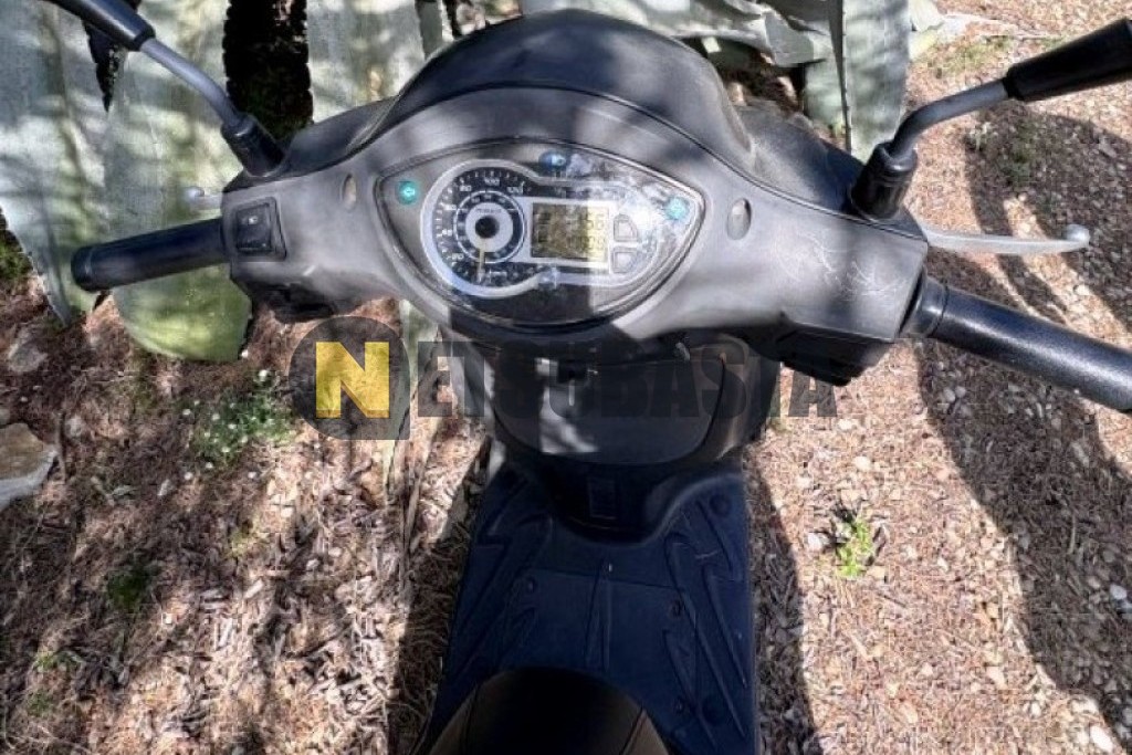 Peugeot TWEET 125 2011