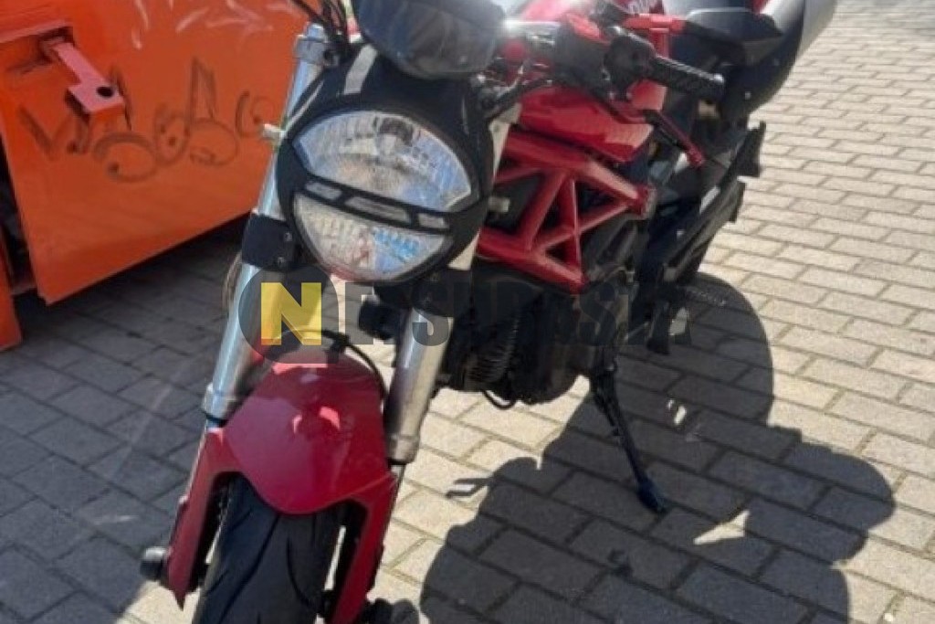 Ducati MONSTER 696 2010