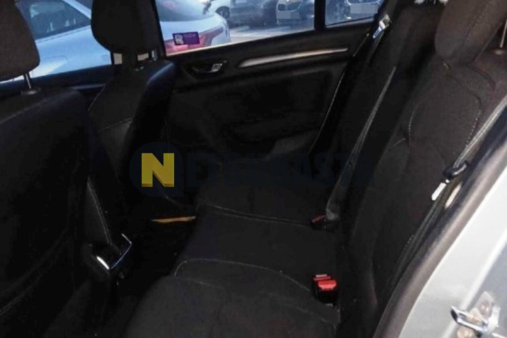 Renault Megane Sport Tourer E-TECH Híbrido enchufable 2021