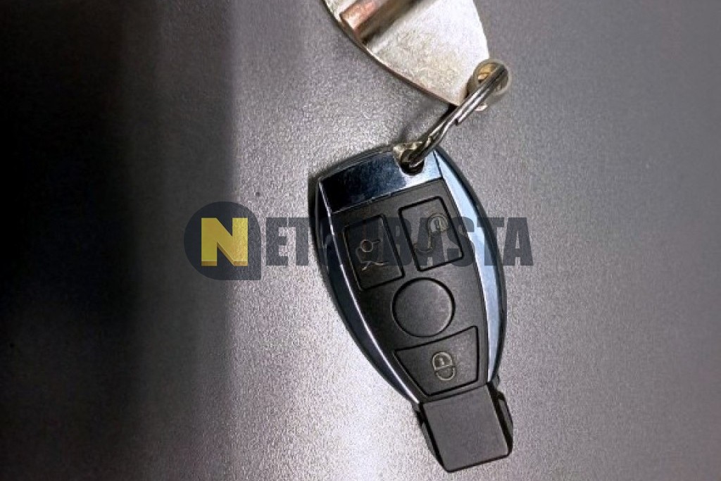 Mercedes-Benz E 220 CDI Aut. (Fúnebre) 2006