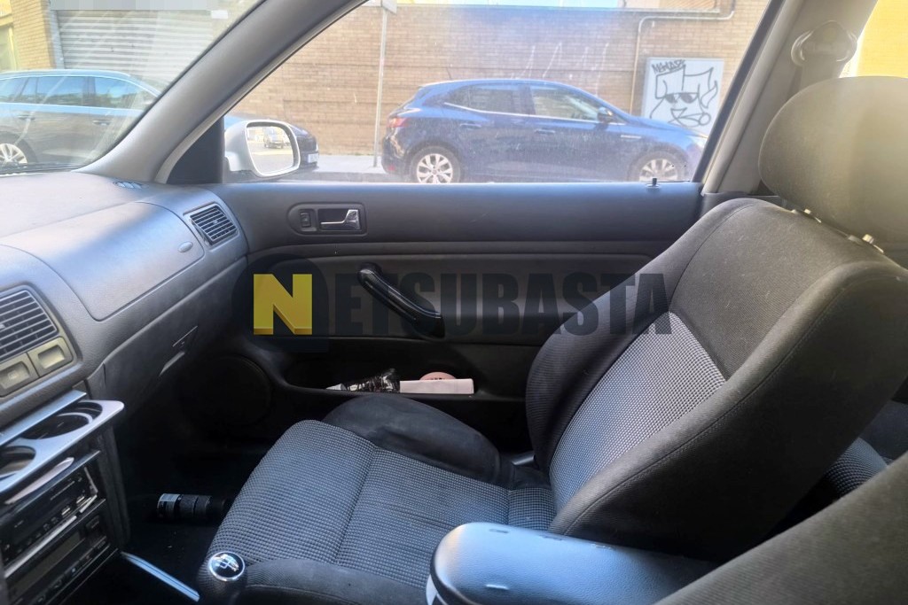 Volkswagen Golf 1.6 1999