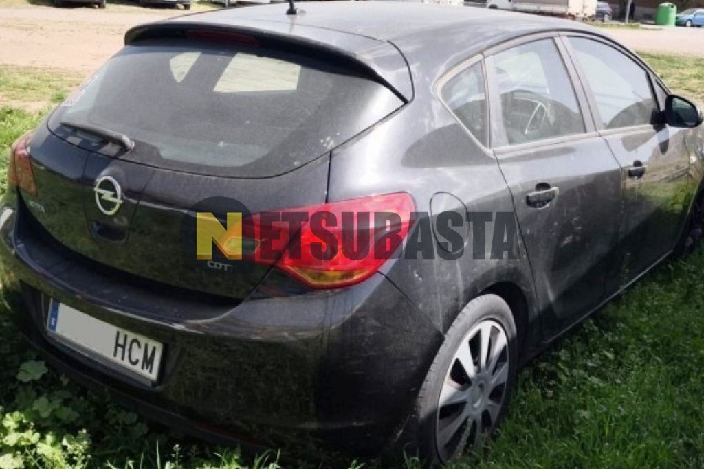 Opel Astra 1.7 CDTI 2011