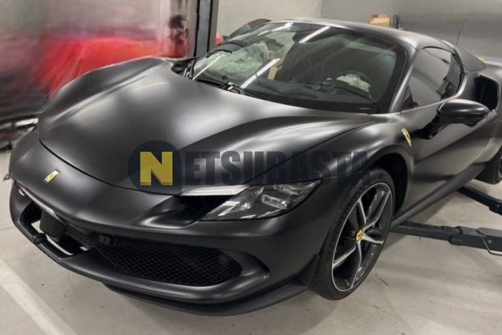 Ferrari 296 GTS 2023