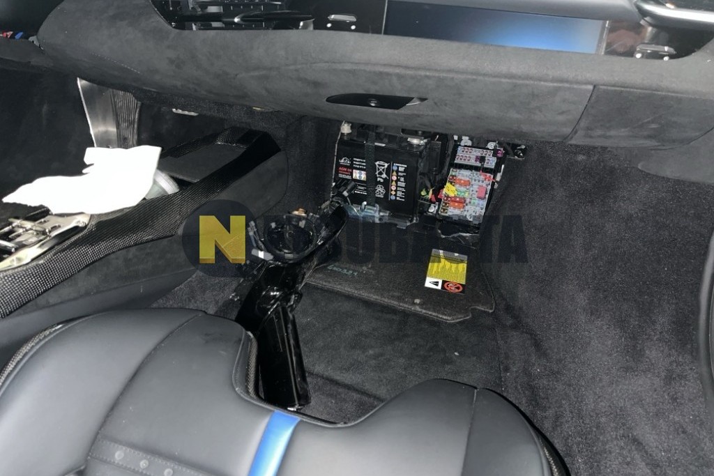 Ferrari 296 GTS 2023