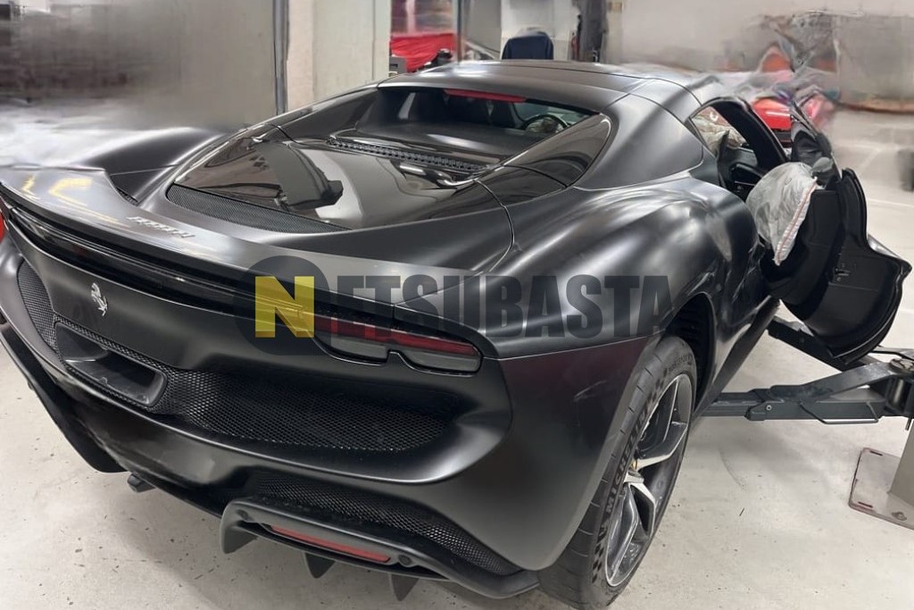 Ferrari 296 GTS 2023