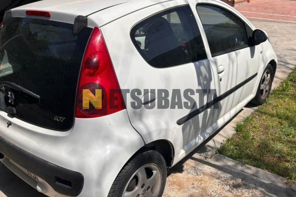 Peugeot 107 1.0 2-Tronic 2012