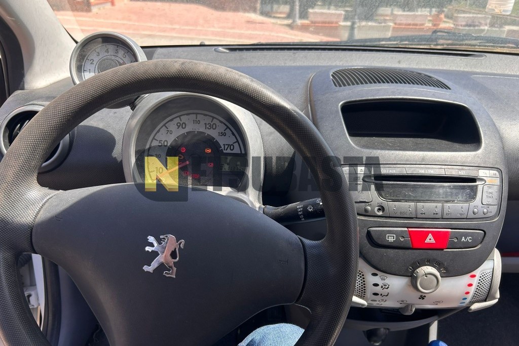 Peugeot 107 1.0 2-Tronic 2012