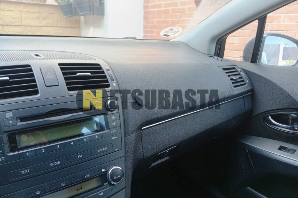 Toyota Avensis Sedán 2.0 D-4D 2009