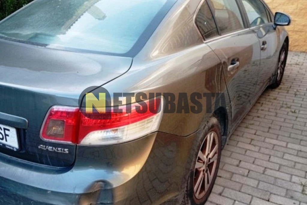 Toyota Avensis Sedán 2.0 D-4D 2009