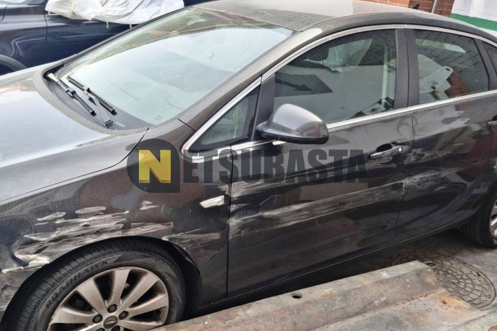 Opel Astra Sedan 1.4 Turbo 2014