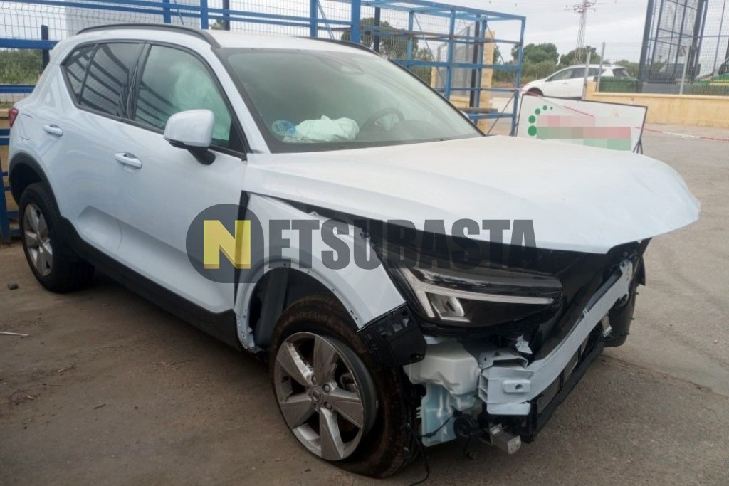 Volvo XC40 B3 2025