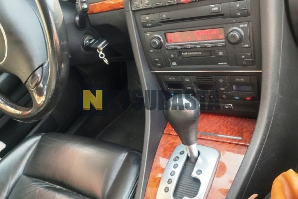 Audi A4 2.5 TDI quattro tiptronic 5 vel. 2004