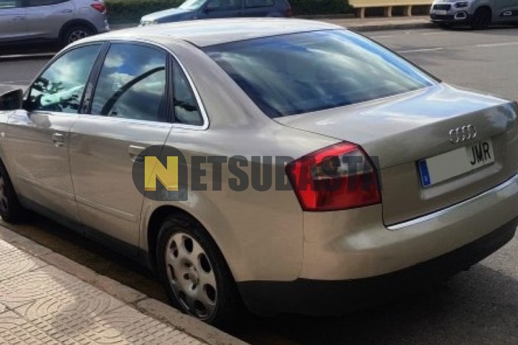 Audi A4 2.5 TDI quattro tiptronic 5 vel. 2004