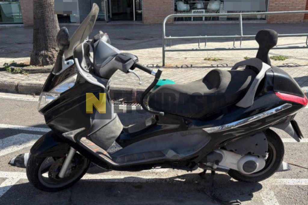 Piaggio X8 200 2004