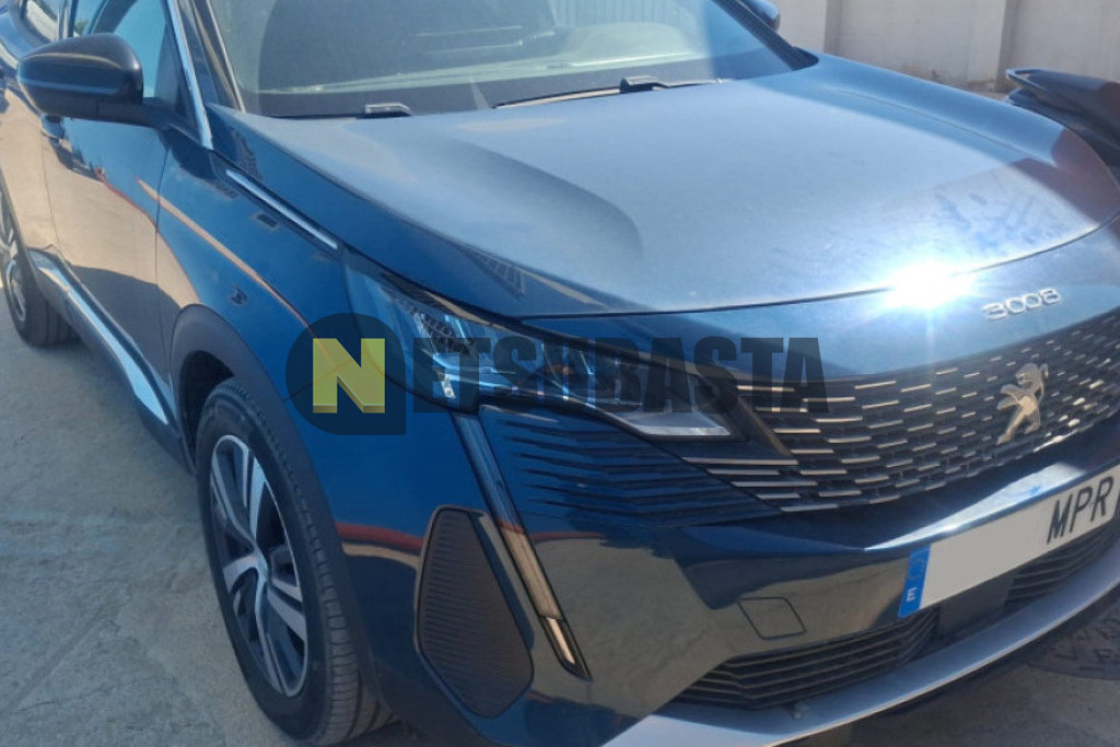 Peugeot 3008 Plug-In Hybrid e-EAT8 2024