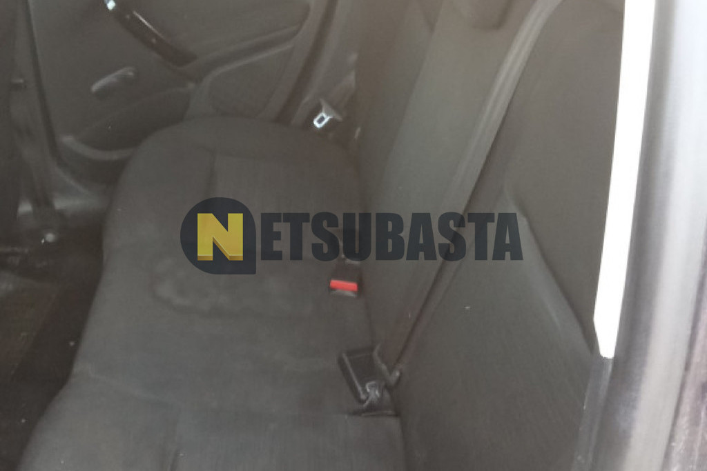 Peugeot 208 1.0 PureTech 2013
