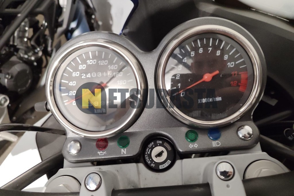 Suzuki GS 500F 2006