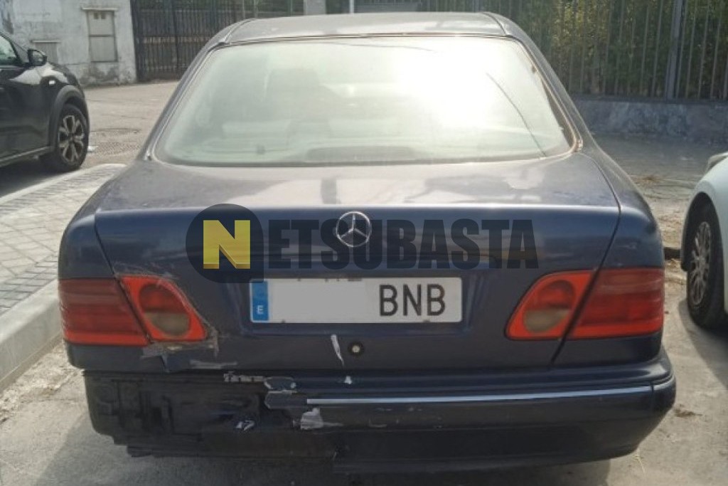 Mercedes-Benz E 300 TD Aut. 2001