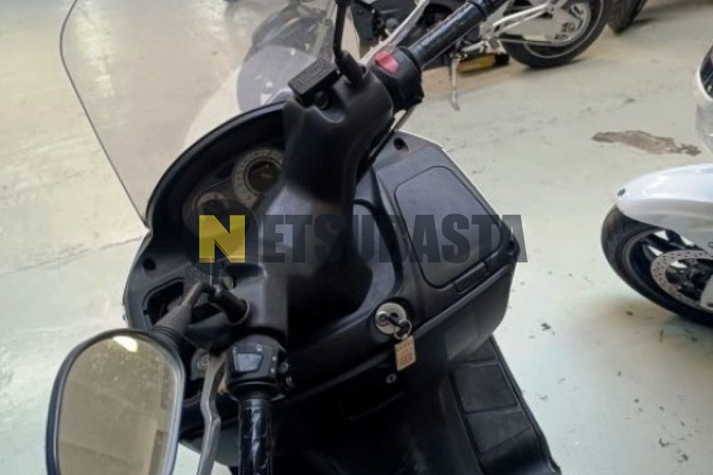 Suzuki Burgman 200 2011