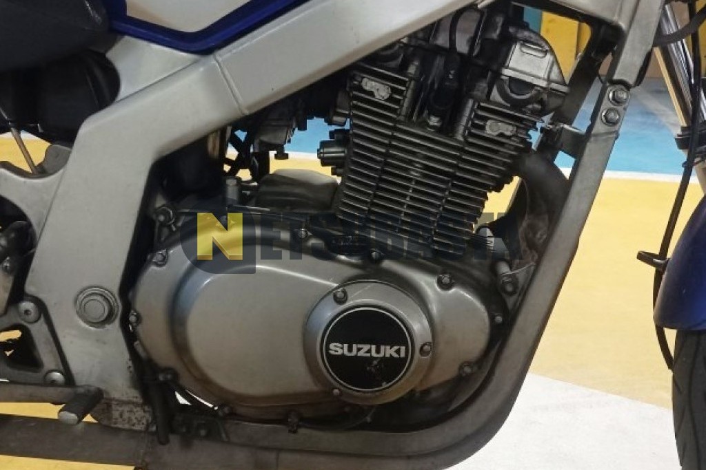 Suzuki GS 500 2004