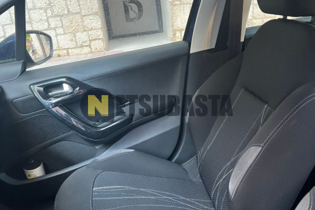 Peugeot 208 1.2 PureTech 2013