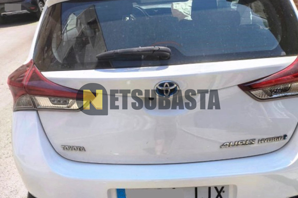 Toyota Auris Touring Sports 140H e-CVT 2015