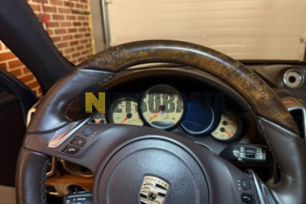 Porsche Cayenne Turbo 2012