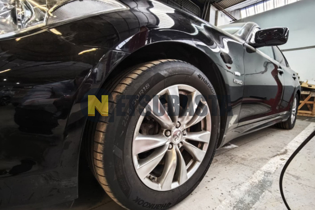 Infiniti M35h 2011