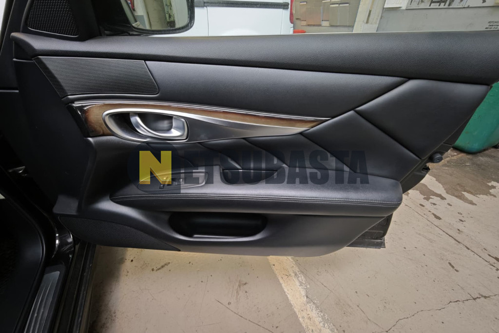 Infiniti M35h 2011