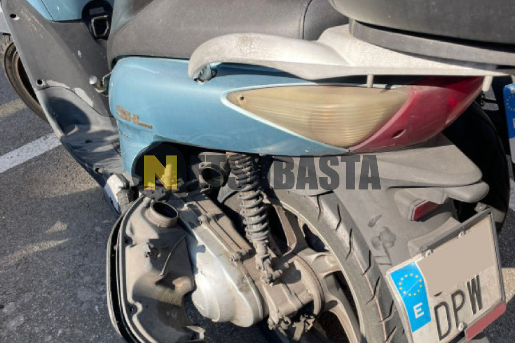 Honda SCOOPY SH125 2006