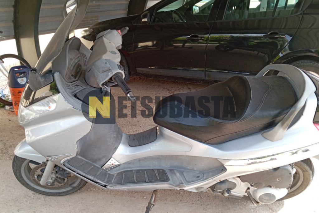 Piaggio X8 200 2004