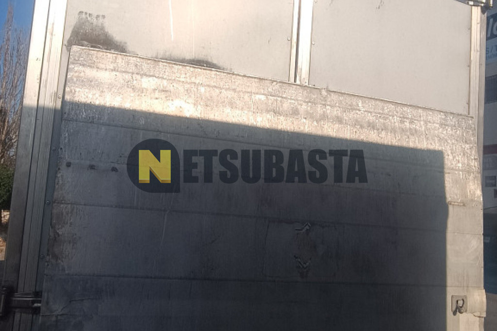 Nissan Atleon 120.35 2001