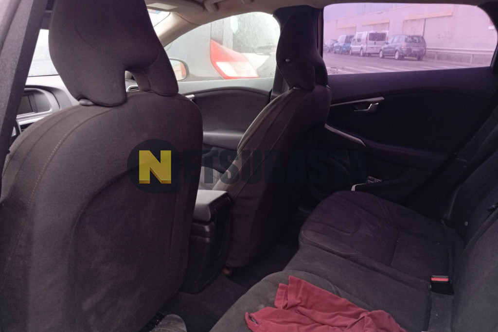 Volvo V40 D2 2014