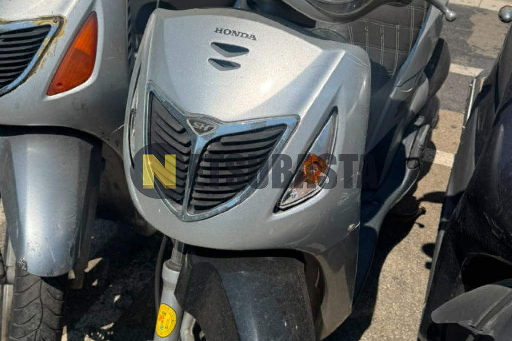 Honda Scoopy SH150 2004