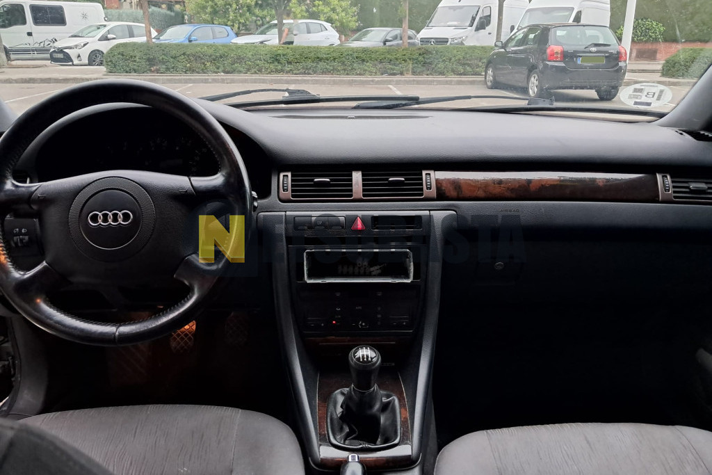 Audi A6 2.4 2001