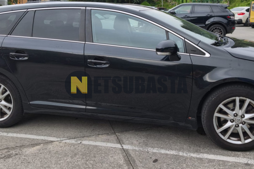 Toyota Avensis Cross Sport 2.2 D-4D 2011