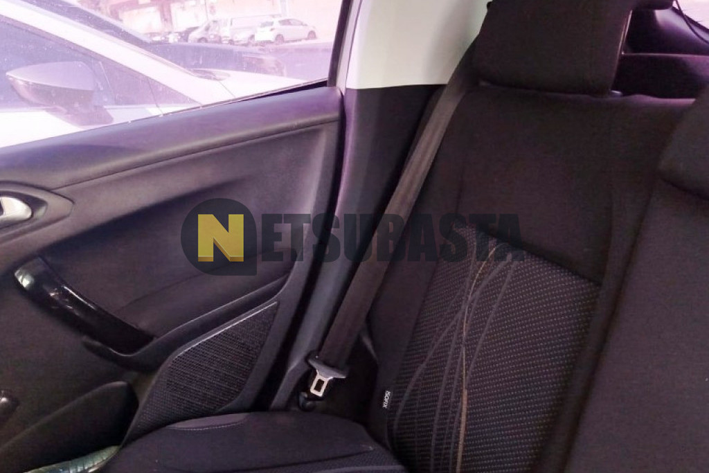 Peugeot 208 1.2 VTi Pure Tech 2013